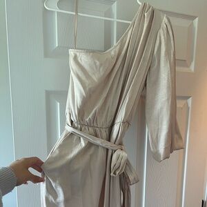 BCBGMaxAzria Cream One-Shoulder Bishop Sleeve Sundress